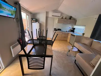 Cuisine ou kitchenette dans l'établissement 531 Mobi-Chalet 3 chambres 2 sd Bassin d'Arcachon