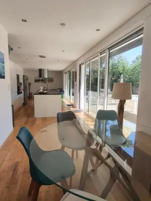 Cuisine ou kitchenette dans l'établissement Charming and comfortable villa, golf and ocean nearby