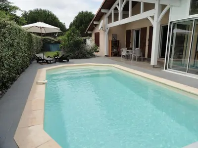 Piscine de l'établissement Le Soleil Couchant ou située à proximité