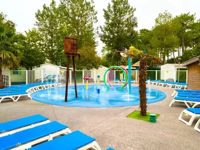 Piscine de l'établissement Mobilhome 6 personnes ou située à proximité