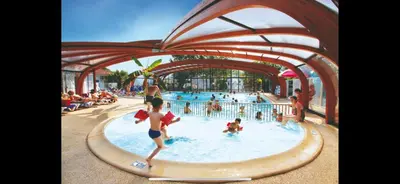 Piscine de l'établissement Mobilhome 6 personnes ou située à proximité