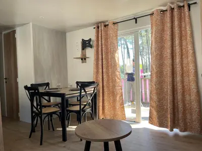 Plan de l'établissement MH 399 3 chambres et 2 salles de bain entièrement équipé dans camping 4 étoiles