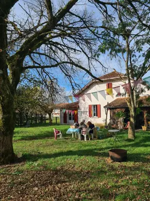 Jardin de l'établissement L'écrin du Temps