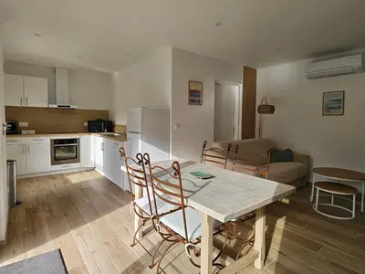 Cuisine ou kitchenette dans l'établissement Appartement entouré de verdure