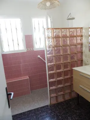 Salle de bains dans l'établissement Chez Pépète