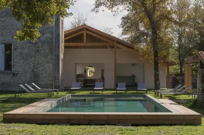 Piscine de l'établissement DOMAINE De PLAISANCE ou située à proximité