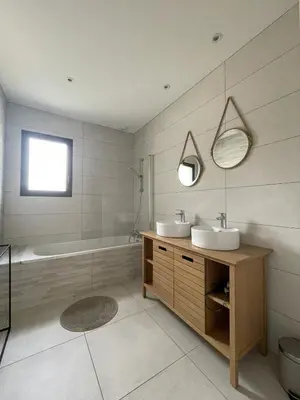 Salle de bains dans l'établissement Maison au calme, accès direct lac et forêt