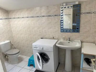 Salle de bains dans l'établissement La Landaise avec jardin de 1 à 4 personnes