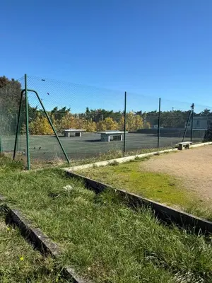 Tennis ou squash au sein de le camping ou à proximité
