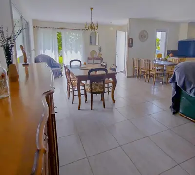 Coin salon dans l'établissement Maison individuelle 6 personnes calme et lumineuse 3 chambres