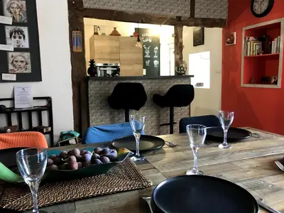 Boissons dans l'établissement Maison à la campagne entre montagne et mer