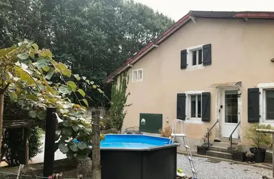 Jardin de l'établissement Maison à la campagne entre montagne et mer