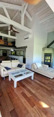 Un ou plusieurs lits dans un hébergement de l'établissement Jack's Lodge - La Grange