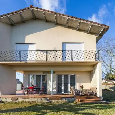 Villa Amistad - centre - parking - jardin - lave linge et vaisselle