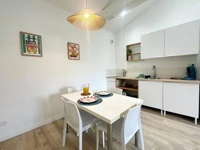 Cuisine ou kitchenette dans l'établissement L'Atelier des Couleurs - T2 Neuf - plain-pied