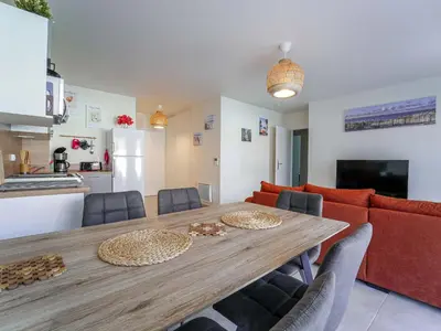Coin salon dans l'établissement Mimizan Plage - Appartement 6 pers à 400m de l'océan - Terrasse et Parking - FR-1-50-195