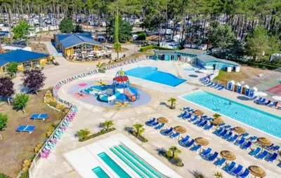 Piscine de l'établissement Joli Mobil Home Proche Océan ou située à proximité