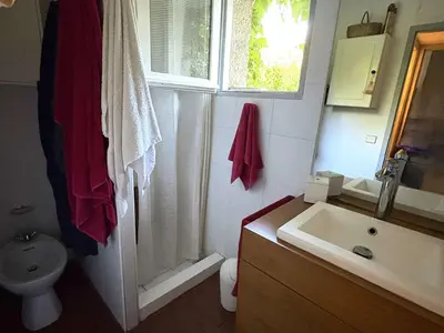 Salle de bains dans l'établissement Charmante villa familiale au Cap Ferret, proche plages, 9 pers - FR-1-736-68