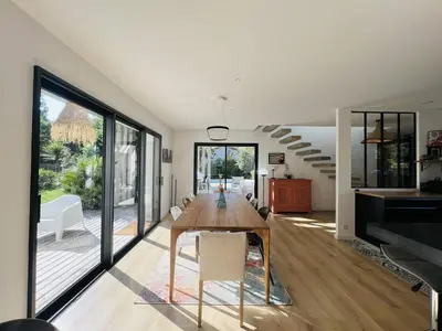 Coin salon dans l'établissement Villa 8 pers à Seignosse avec piscine chauffée et clim - FR-1-791-44