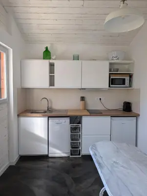 Cuisine ou kitchenette dans l'établissement Esprit Cabane au Cœur du Teich