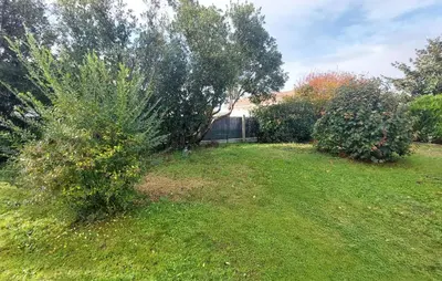 Jardin de l'établissement Maison Avec Piscine