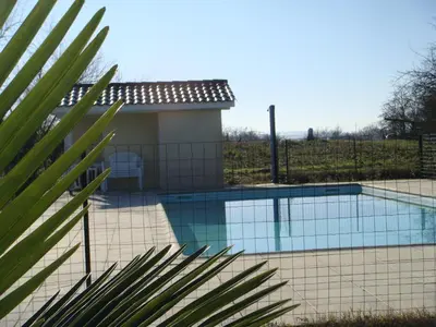Piscine de l'établissement ideal ou située à proximité