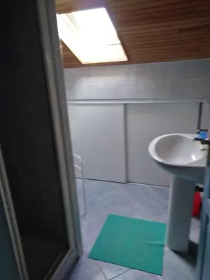 Salle de bains dans l'établissement ideal