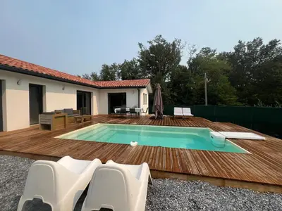 Piscine de l'établissement Villa Landéra ou située à proximité