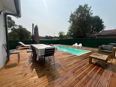 Piscine de l'établissement Villa Landéra ou située à proximité