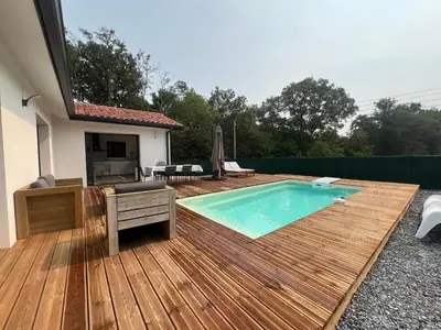 Piscine de l'établissement Villa Landéra ou située à proximité