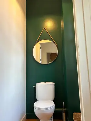 Salle de bains dans l'établissement Villa de caractère entre lac et mer