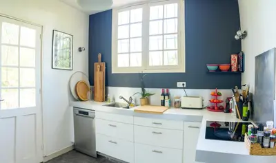 Cuisine ou kitchenette dans l'établissement Villa de caractère entre lac et mer