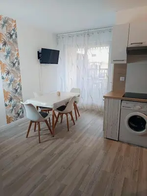 Cuisine ou kitchenette dans l'établissement Appartement face au lac et à deux pas de l'océan
