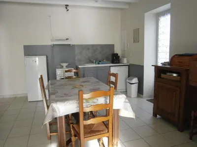 Cuisine ou kitchenette dans l'établissement A lines