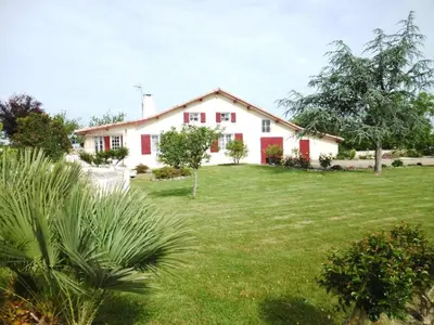 Jardin de l'établissement Maison jeanborde