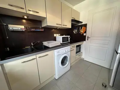 Cuisine ou kitchenette dans l'établissement Gite 11825
