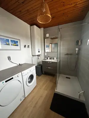 Salle de bains dans l'établissement Bel appartement , 2 chambres, idéalement situé