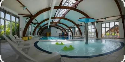Piscine de l'établissement Mobil home 8 personnes Gastes ou située à proximité