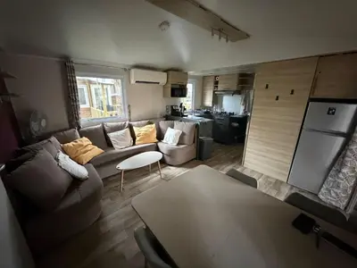 Cuisine ou kitchenette dans l'établissement Mobil-home 565 tout confort camping SIBLU 4 étoiles