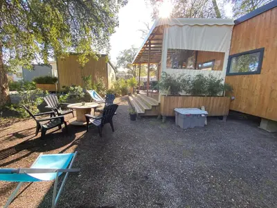 Jardin de l'établissement Mobil Home camping La Civelle
