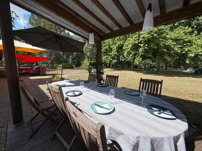 Jardin de l'établissement Ferme landaise avec Piscine , 4 chambres