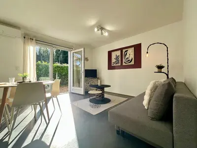 Coin salon dans l'établissement Le Grenat