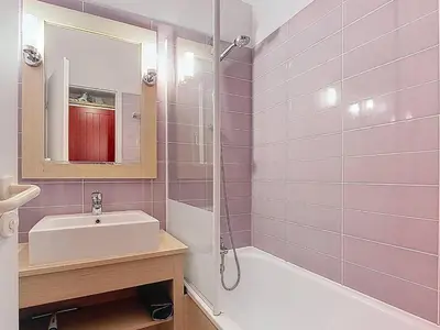 Salle de bains dans l'établissement Appartement T2 pour 4 pers. à Moliets avec terrasse - FR-1-857-11