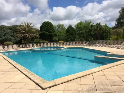 Piscine de l'établissement Appartement T2 pour 4 pers. à Moliets avec terrasse - FR-1-857-11 ou située à proximité