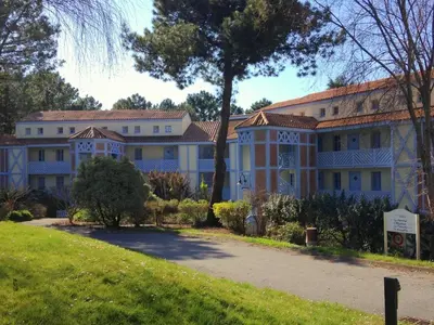 Jardin de l'établissement Appartement T2 pour 4 pers. à Moliets avec terrasse - FR-1-857-11