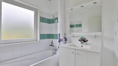 Salle de bains dans l'établissement D Des Grands Lacs N94-2P4
