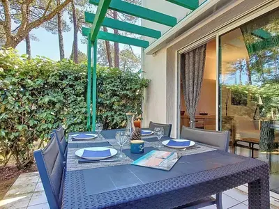 Jardin de l'établissement Appartement T2 avec terrasse et jardin privatif - FR-1-379-185