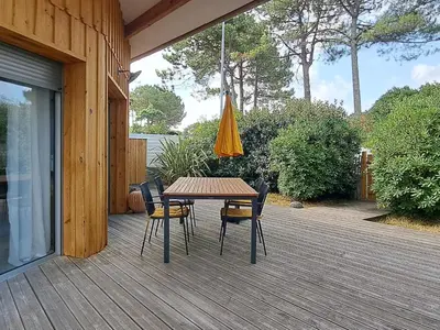 Jardin de l'établissement Maison agréable à Biscarrosse avec terrasse et parking - FR-1-521-262