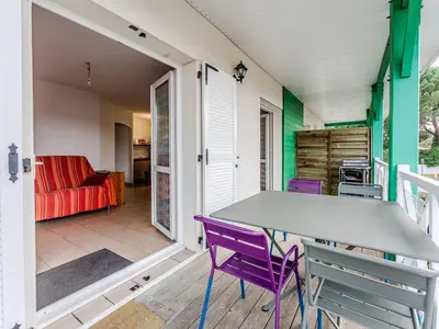 Plan de l'établissement Appartement charmant avec piscine au 1er étage, proche centre et lac, 4 personnes - FR-1-521-265