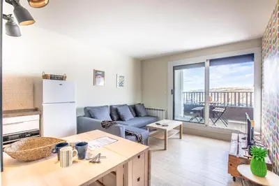 Coin salon dans l'établissement Arlo - proche plage du Penon